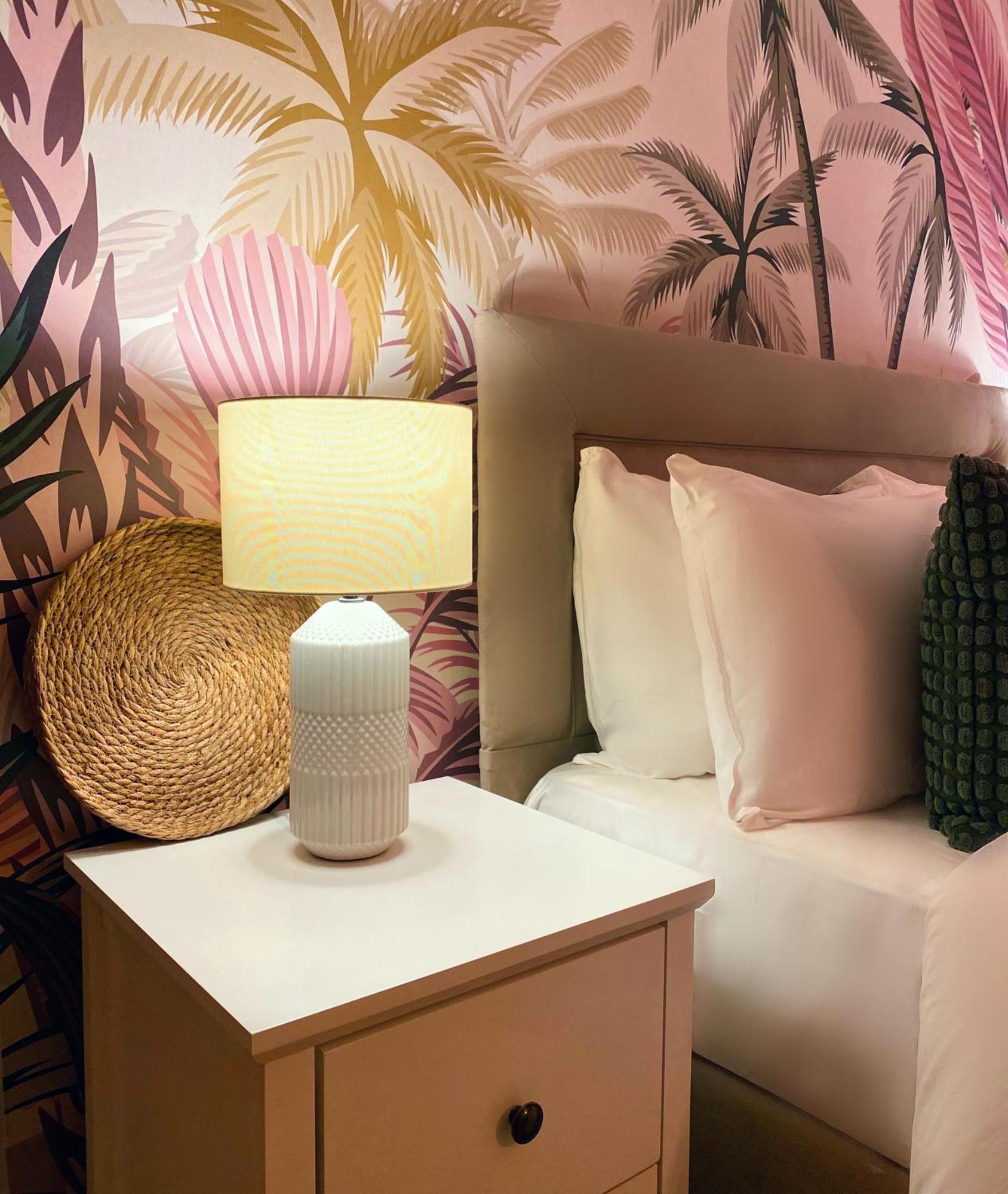 Blush Jungle - Homestay Dublin Buitenkant foto