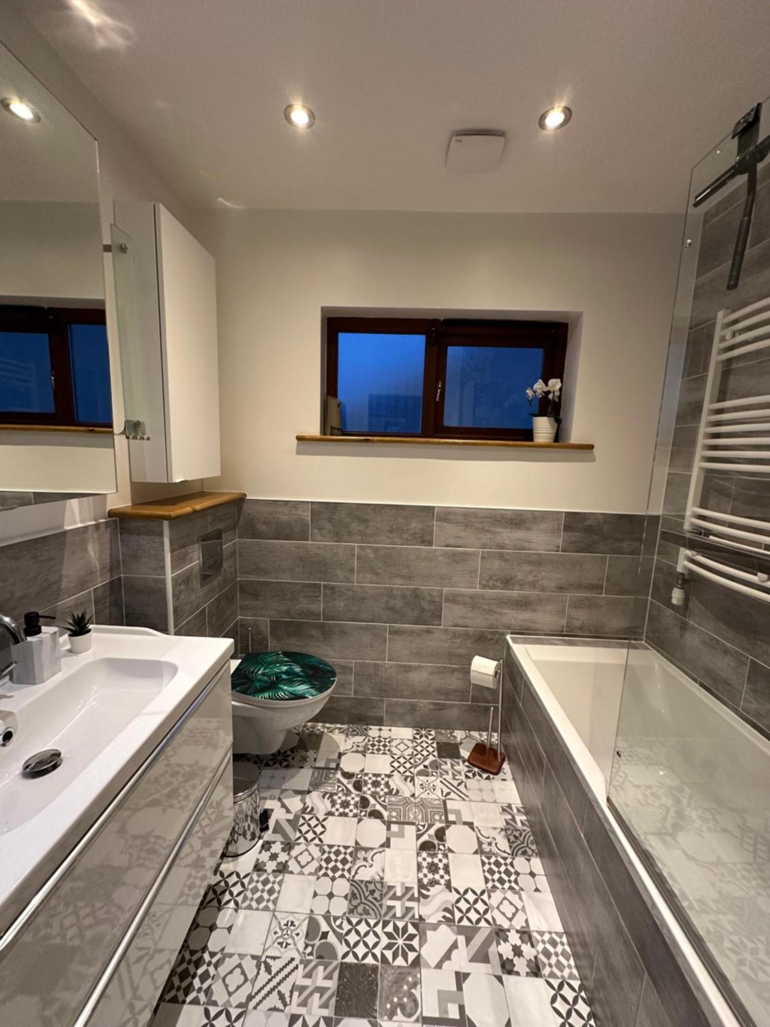 Blush Jungle - Homestay Dublin Buitenkant foto